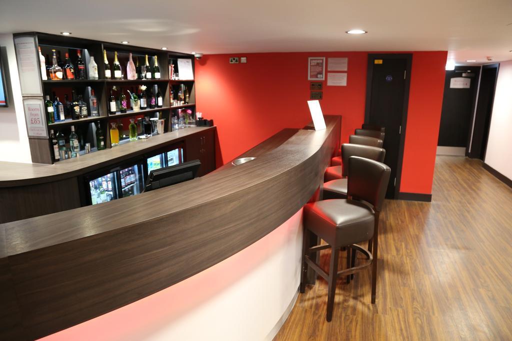 Ramada Oxford Hotel Waterstock Kültér fotó